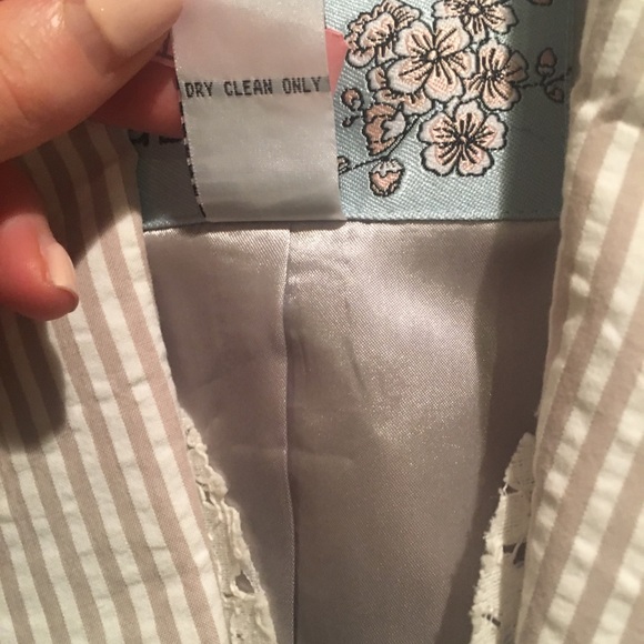 Cream & white seersucker 3/4 blazer - Picture 4 of 5